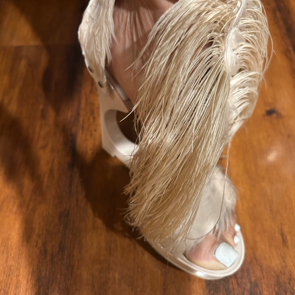 Alexander McQueen Cream Sophisticated Heels